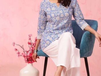 Women's Rayon Floral Printed Straight Short Kurti Set